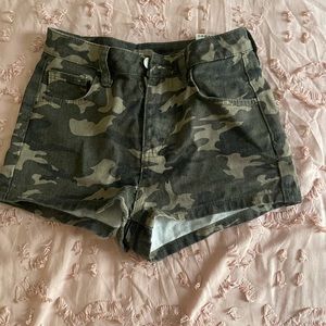 Camo mini shorts